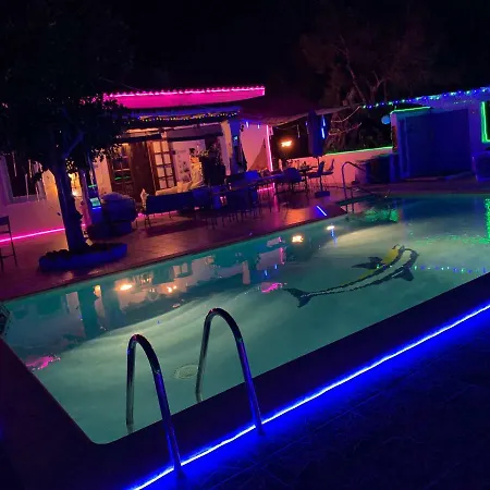 Little Cozy House With Big Pool 10x5 And Wifi In Ibiza Santa Eularia des Riu